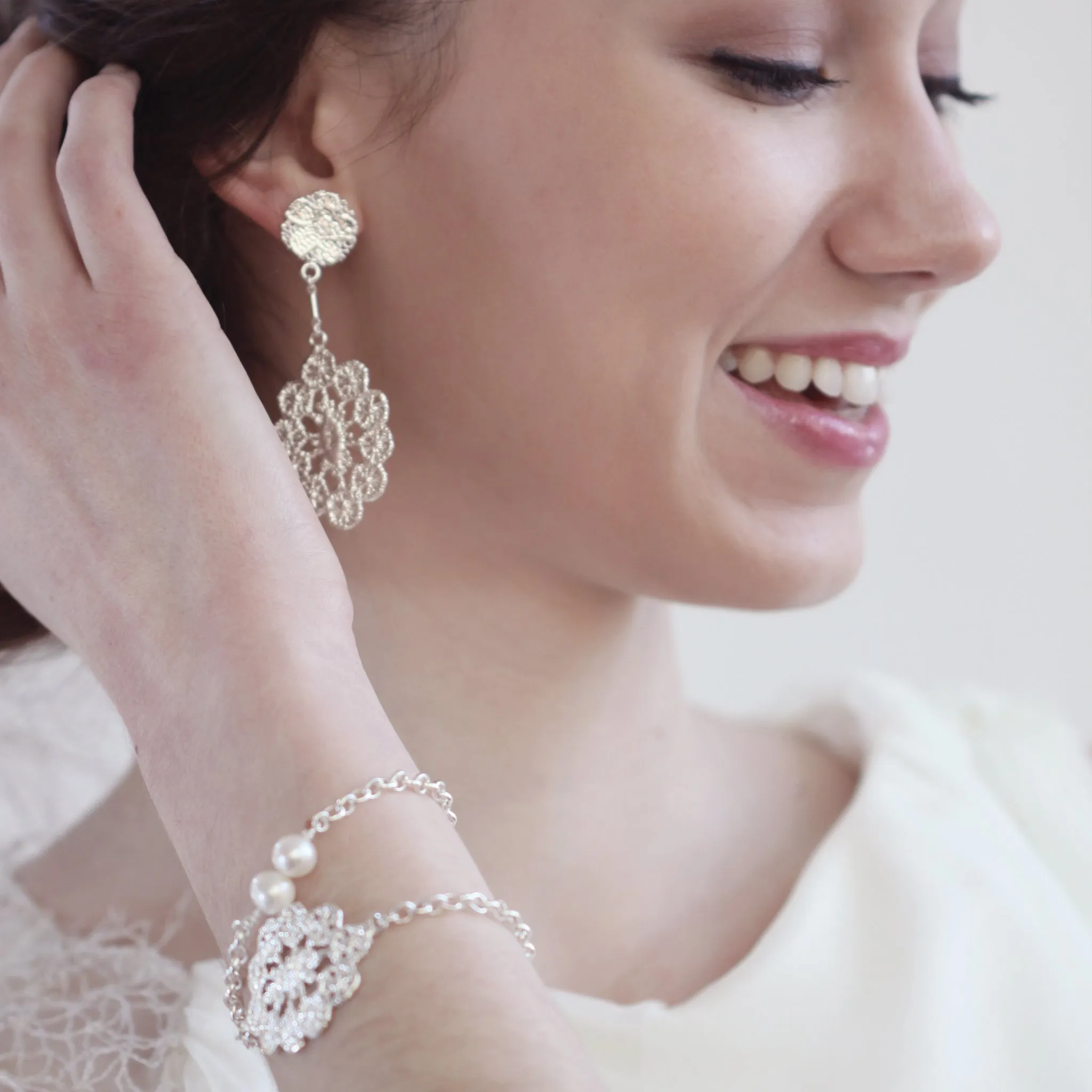 Rosetta - Chain, Pearl and Lace Bracelet