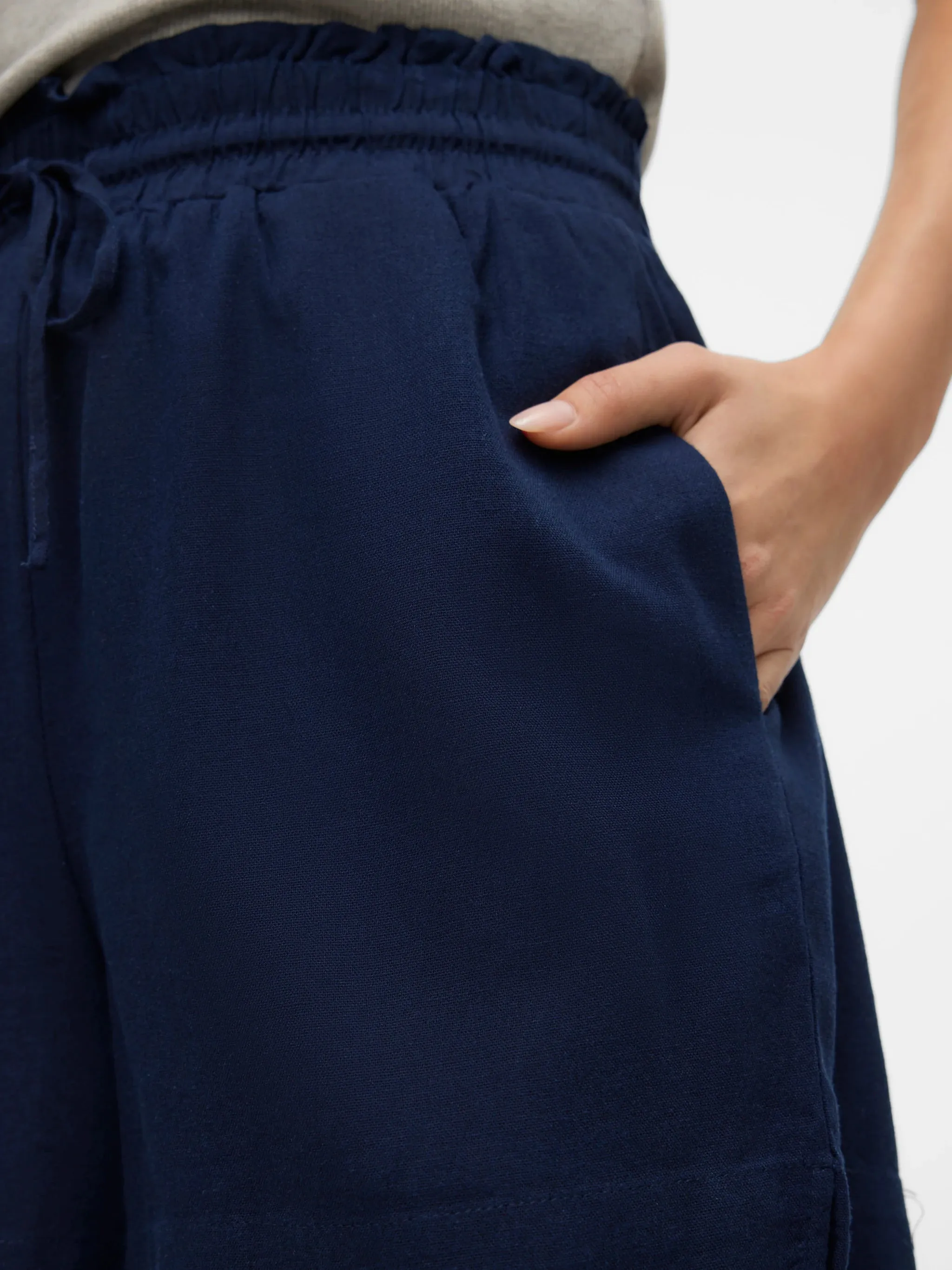 Vero Moda Milo Paperbag Shorts